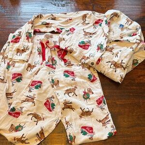 Old Navy Holiday Pajama Set - Festive Print